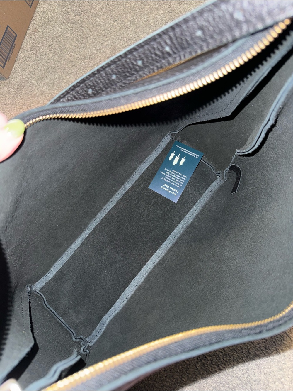 Portland Leather Aspen Shoulder Bag Black LARGE - Picture 8 of 10
